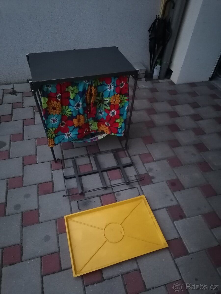 Dobový kuchyňský kempový rozkládací stolek - 4