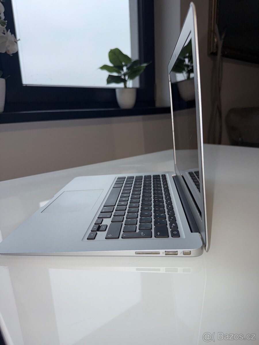 MacBook Air 13 - 4