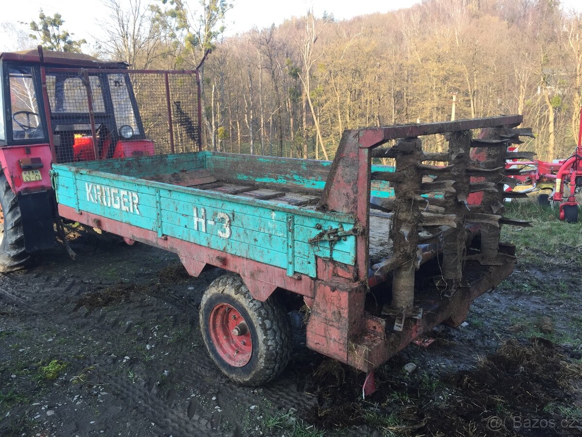 Rozmetadlo chlevské mrvy 3t, vlečka, valník - 4