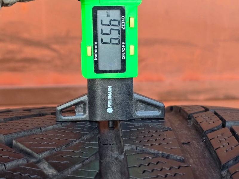 Zimní Kumho 275/40/18XL - 4