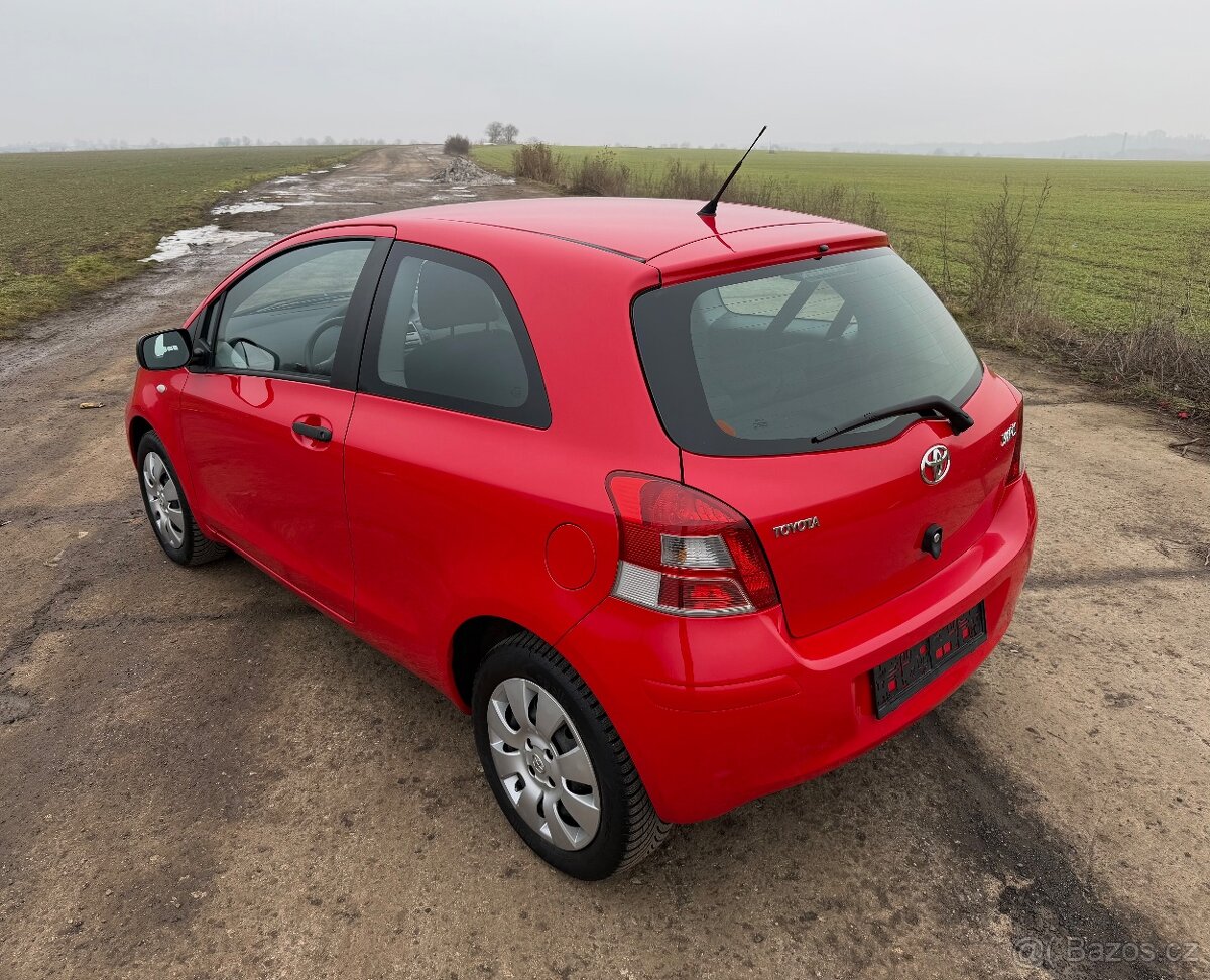 Toyota Yaris 1.0 VVT-i - 4