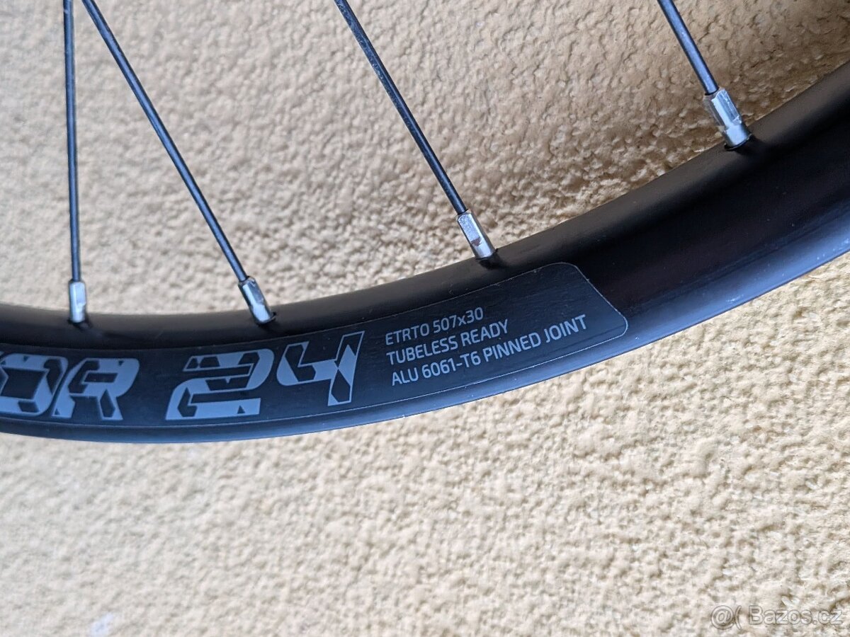 zadní kolo 24" boost - 4