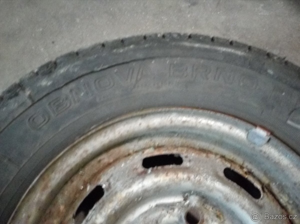 Směs dílů na stará auta - 4