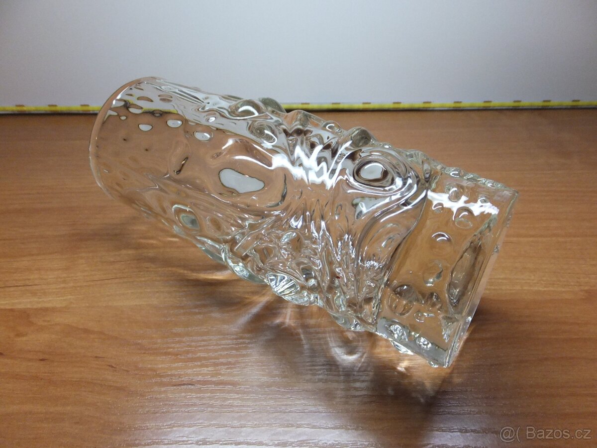 Fr. Pečený, masivní pěkná těžká váza, brus dna. - 4