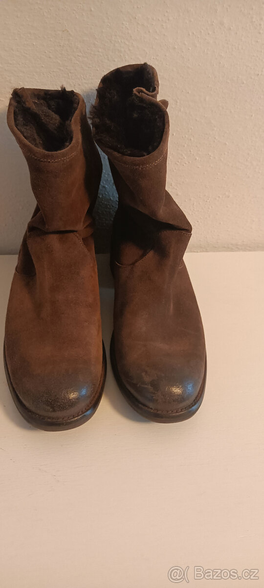 Kotníčkové kožené boty s kožíškem - vel. 39 - 4