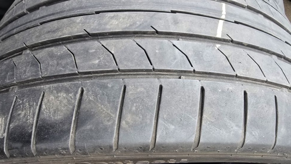 Letní pneu 255/35/18 Continental - 4