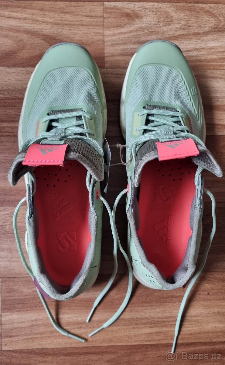 Adidas vycházkové boty UK 6 - 4