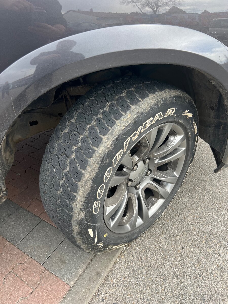 Pneu 275/60r20 114t