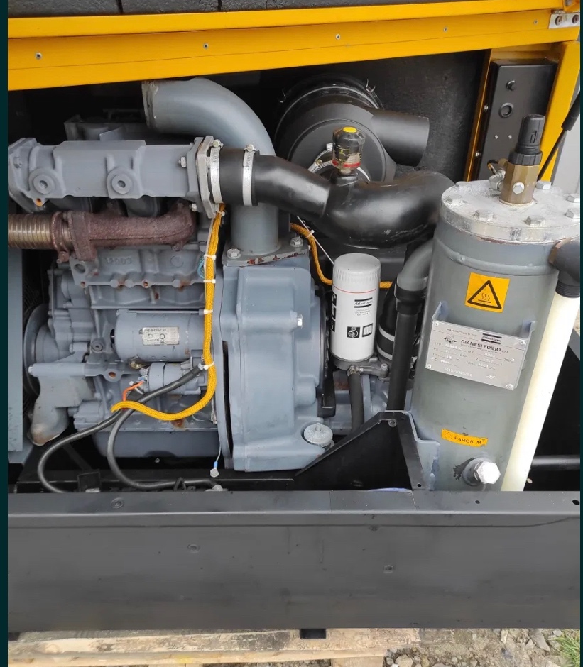 Šroubový kompresor Atlas Copco xas 46 s motorem Deutz, rok v - 4