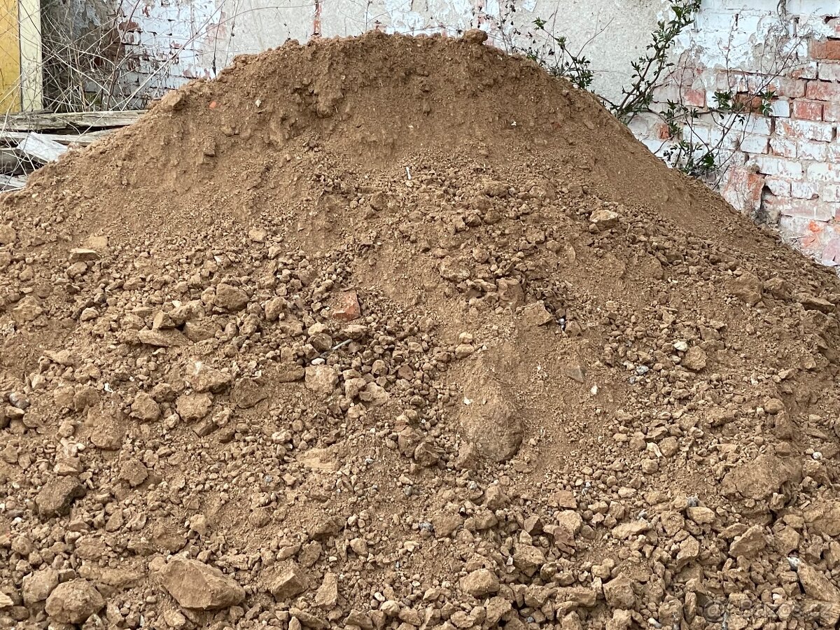Suť betonová, cihelná , žlutozem a ornice - 4