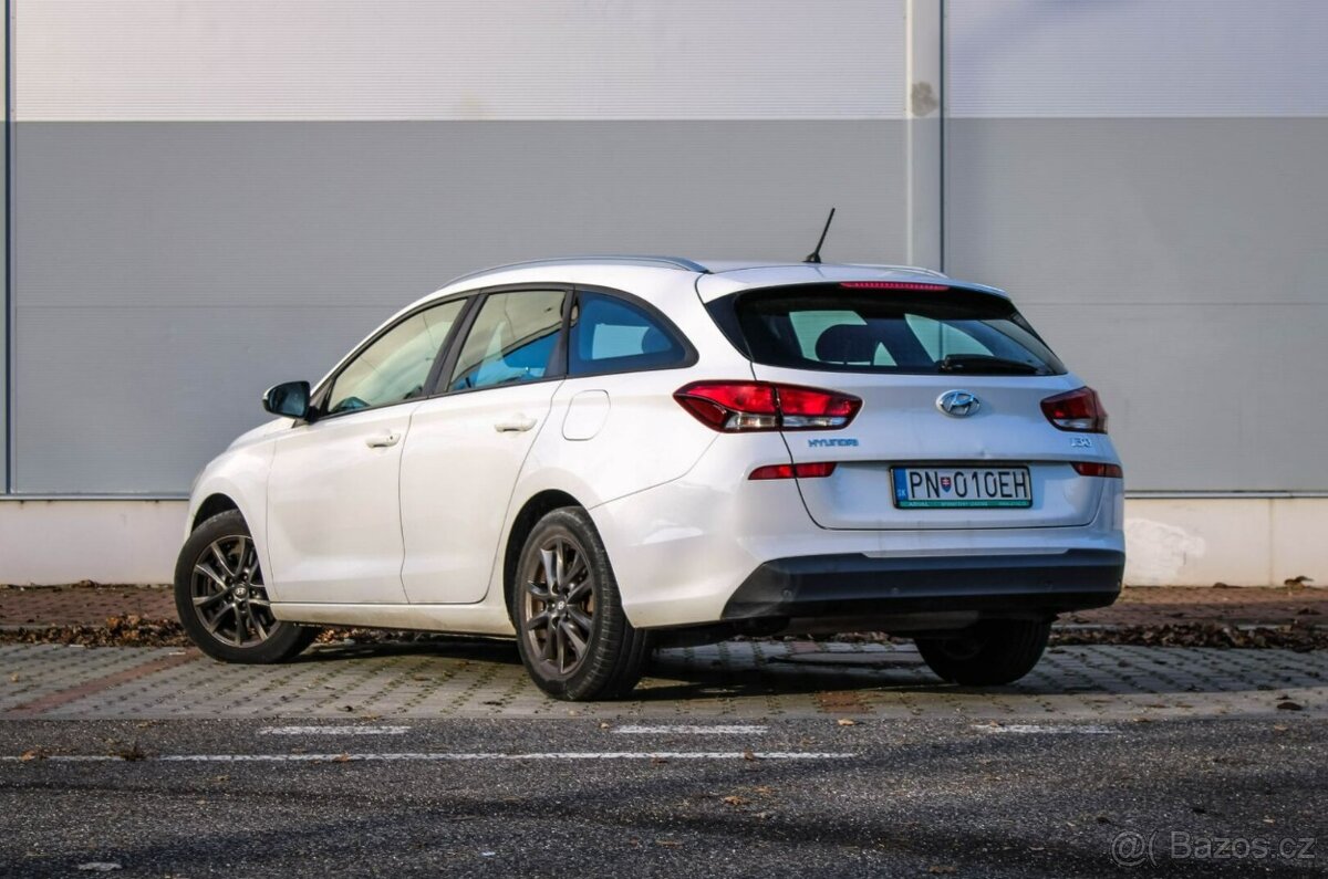 Hyundai i30 CW 1.6 CRDi 110 Family - 4