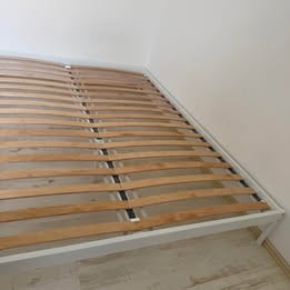 Kovový rám postele s roštem - 4