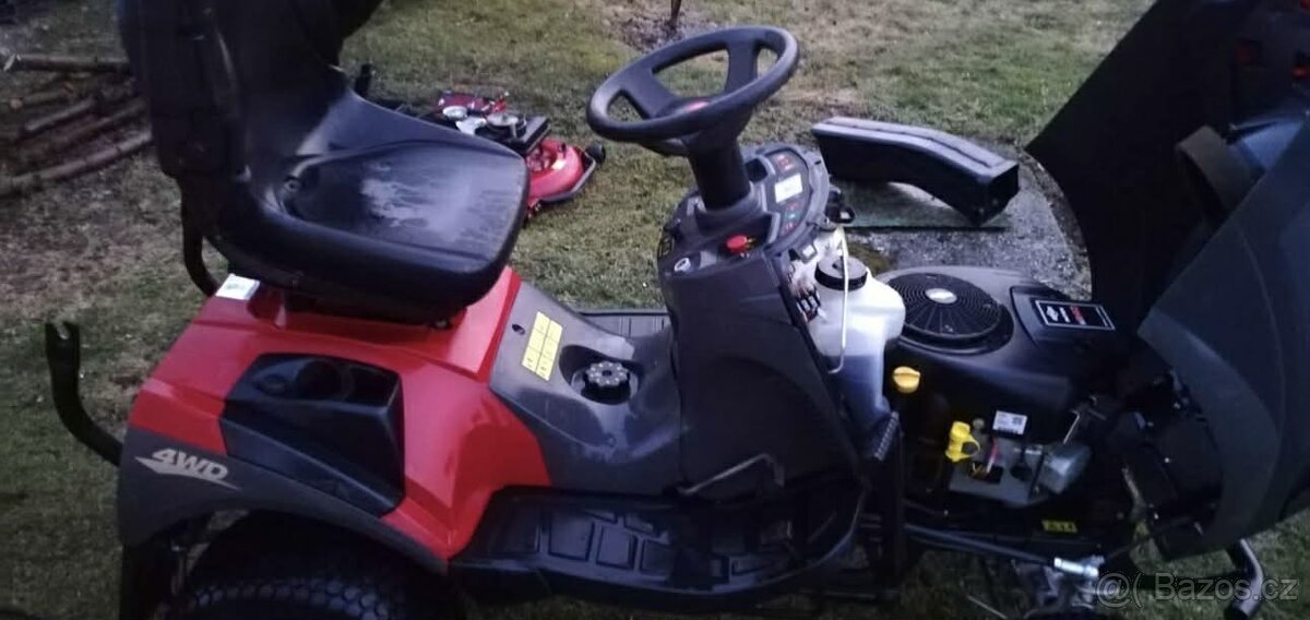 Zahradní traktor 4WD - 4