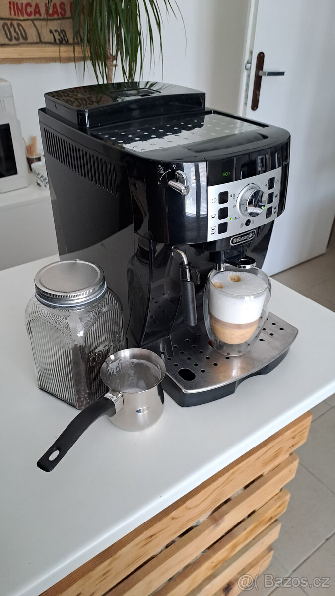 Automatický kávovar Delonghi Magnifica S - 4