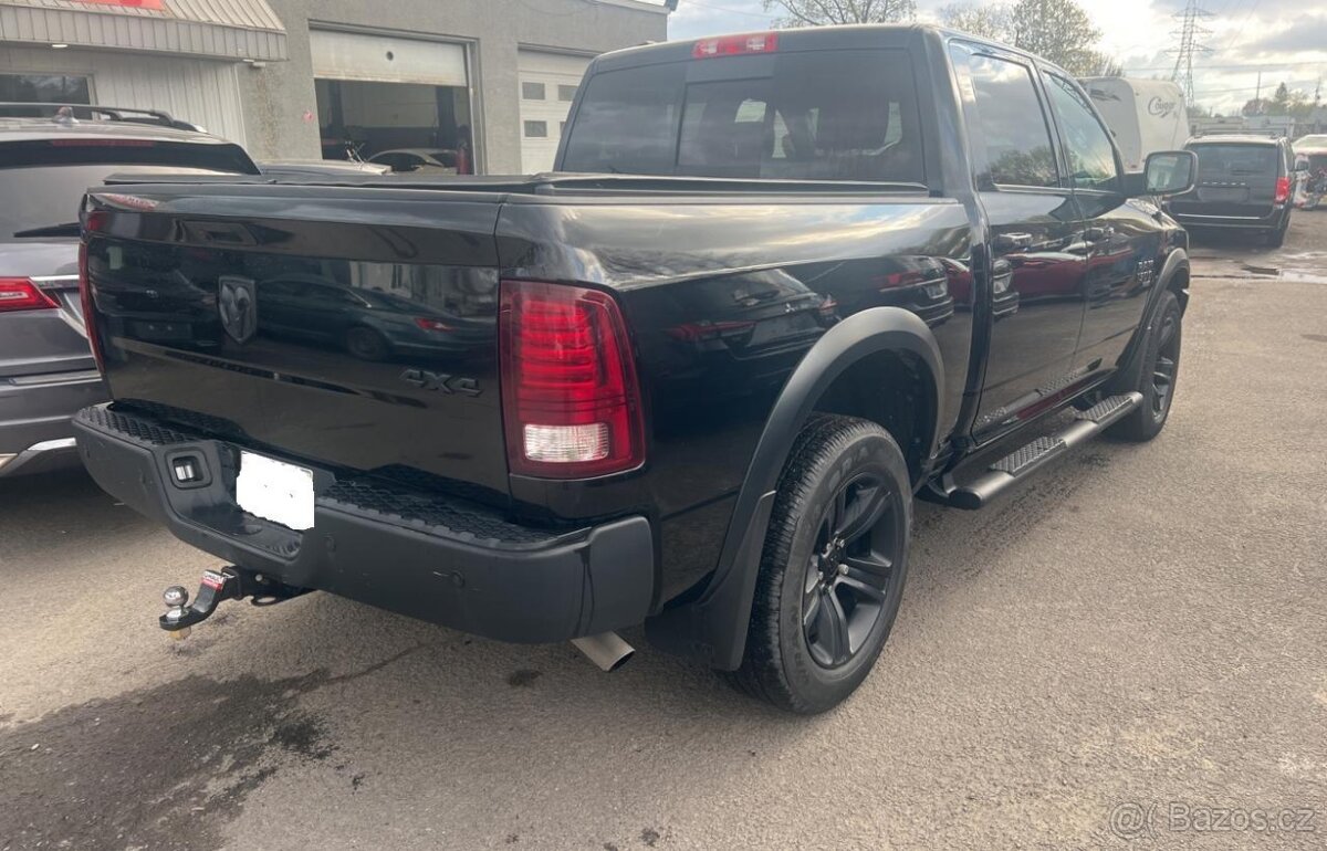 2022 RAM 1500 Classic SLT 3.6L 4X4