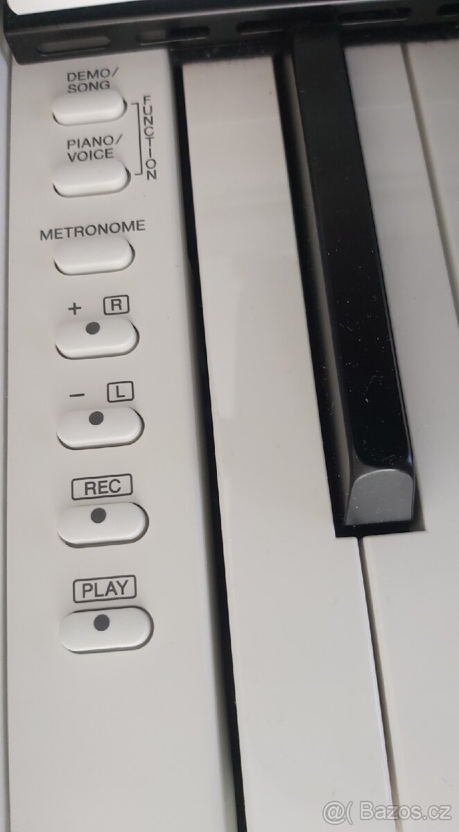 Digitální piano YAMAHA YDP143 WH SET 2 s klavírní židlí - 4