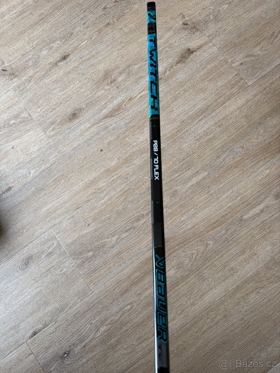 Hokejka Bauer TWITCH, pravá, P28, flex 70 - 4