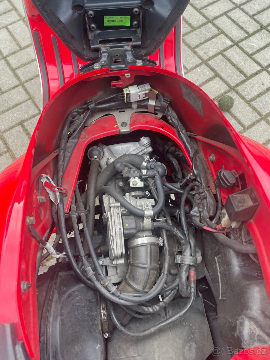 Vespa GTS 300 Super rv 2010 najeto 27790 km - 4