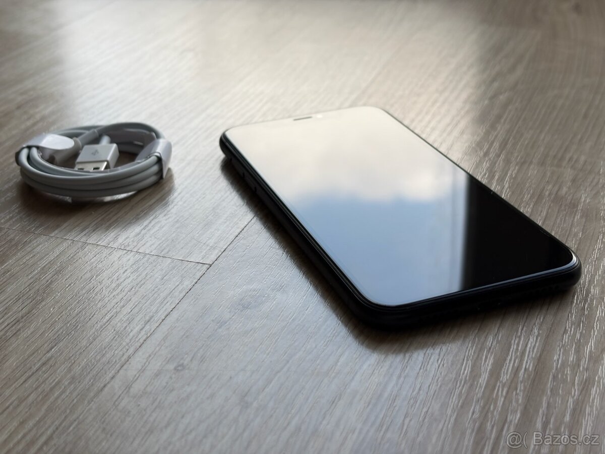 Apple iPhone Xr 64 GB Black / Černý - TOP - 4