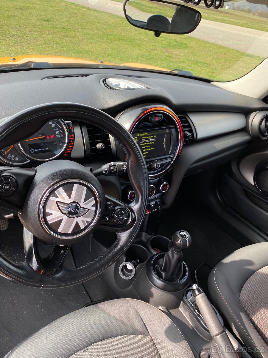 Mini Cooper One F56 2015 - 4