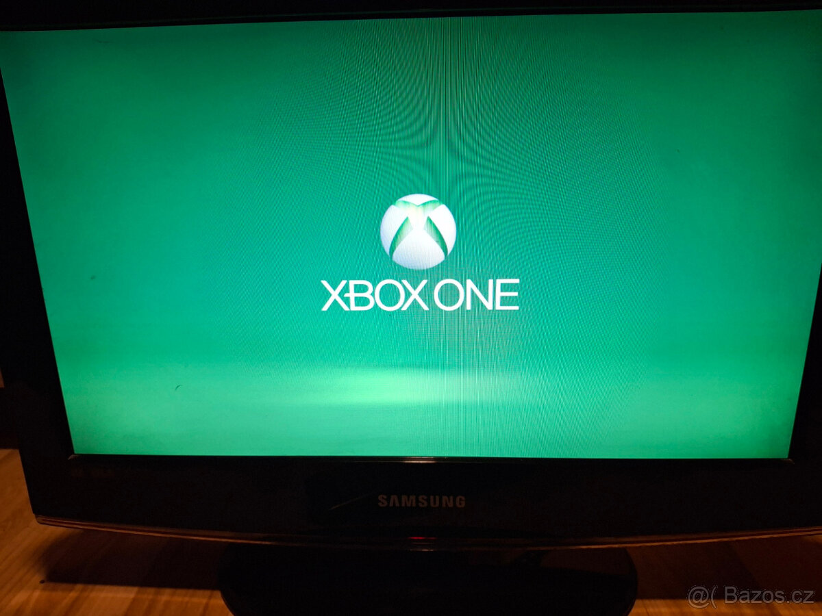 Xbox One S - 1TB, gamepad + NFS Heat a LEGO City: Undercover - 4