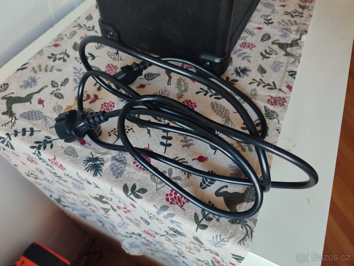 Prodám kytarové kombo Line 6 Spider IV 15 - 4