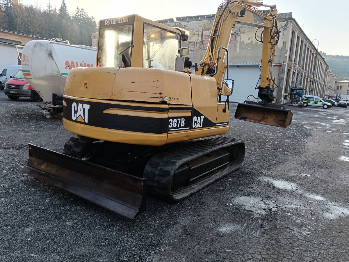 Pásový Bagr CAT 307 B - 4