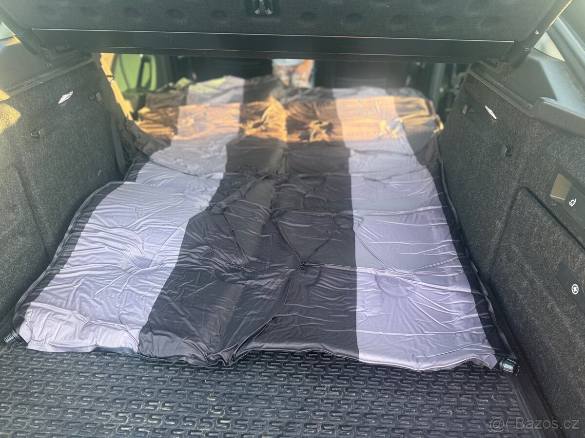 Samonafukovaci matrace do auta - 4