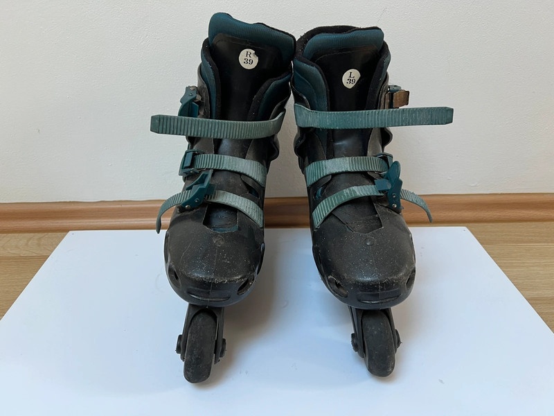 Kolečkové Brusle Vel. 39 -hezký stav - 4