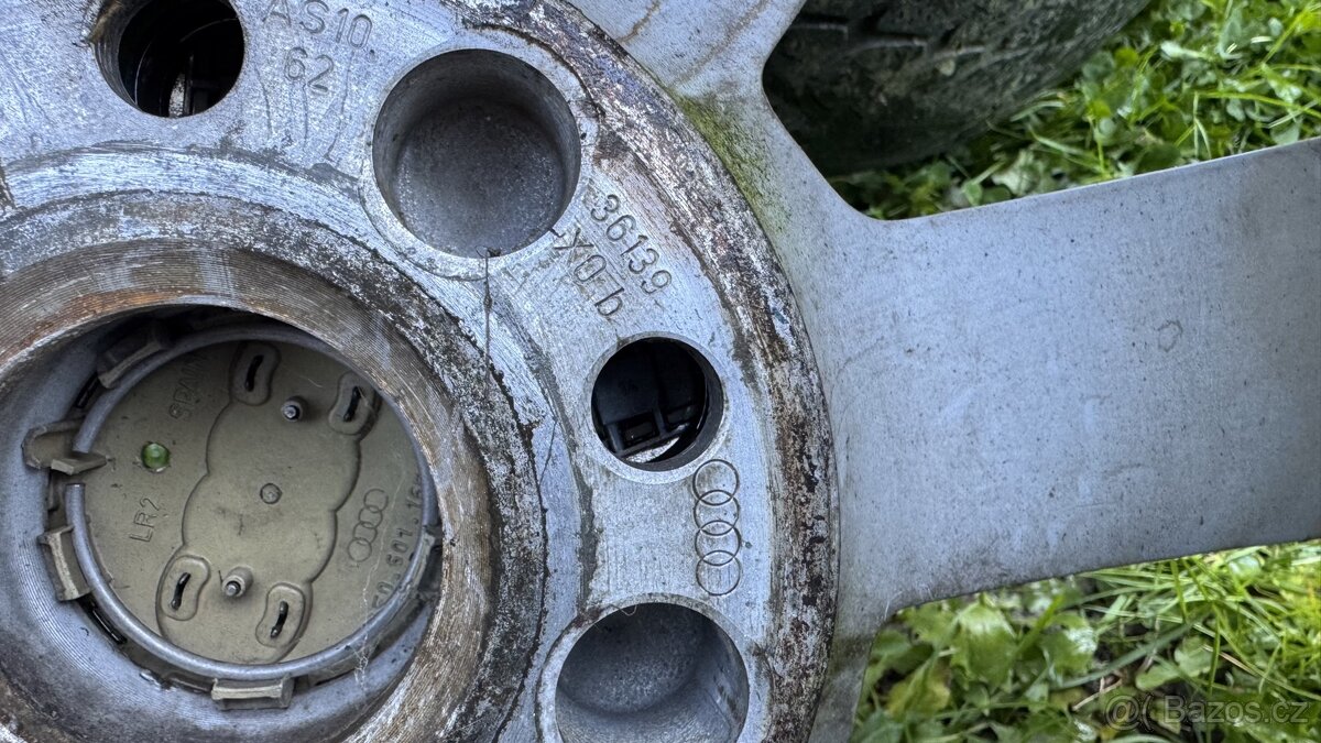 Originál ALU audi 17” - 4