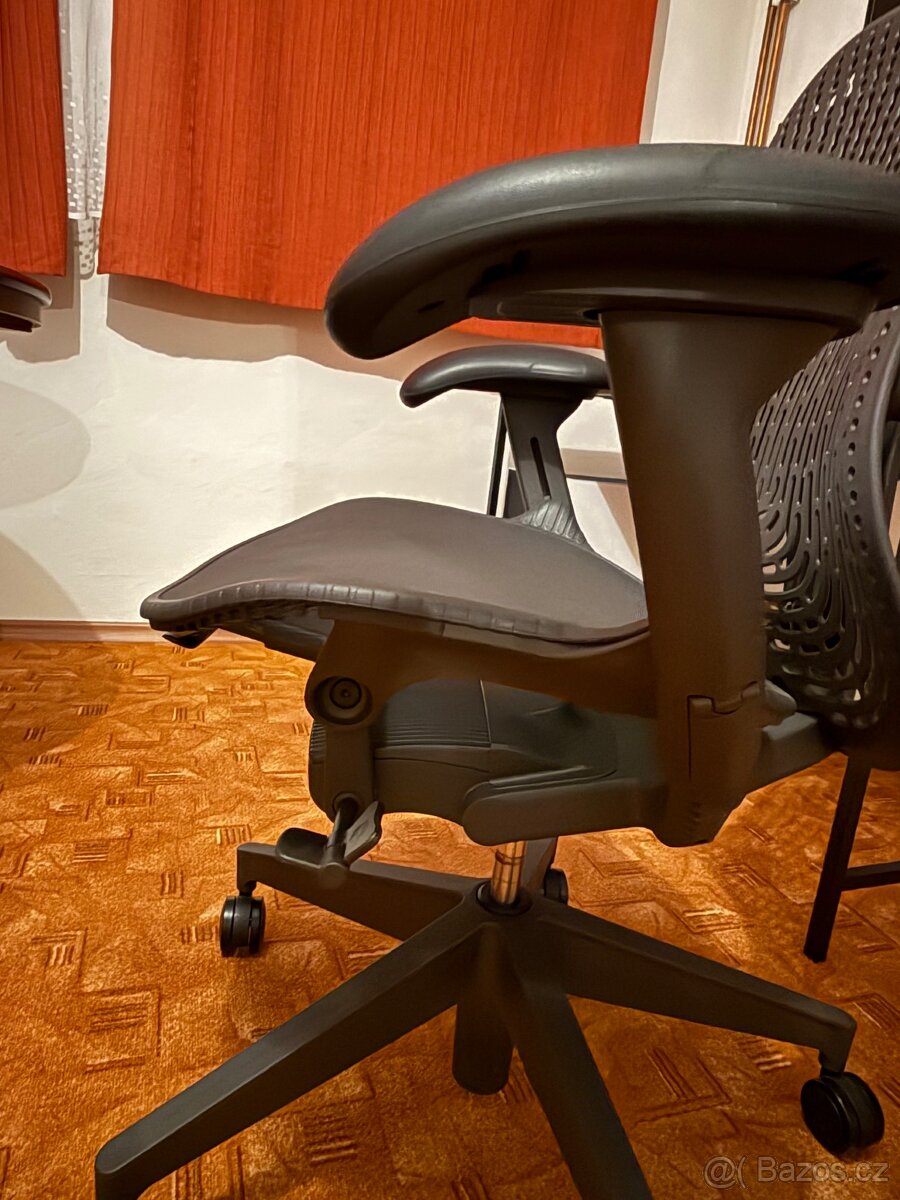 HermanMiller MIRRA 9 let záruka - 4