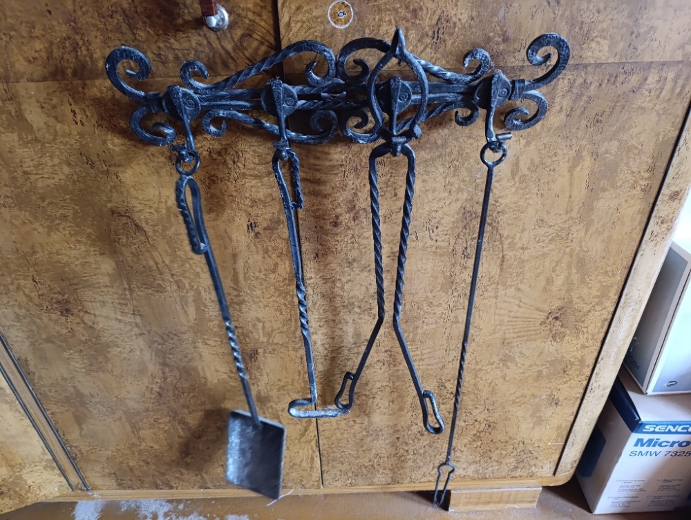 Kované nářadí ke krbu - 4