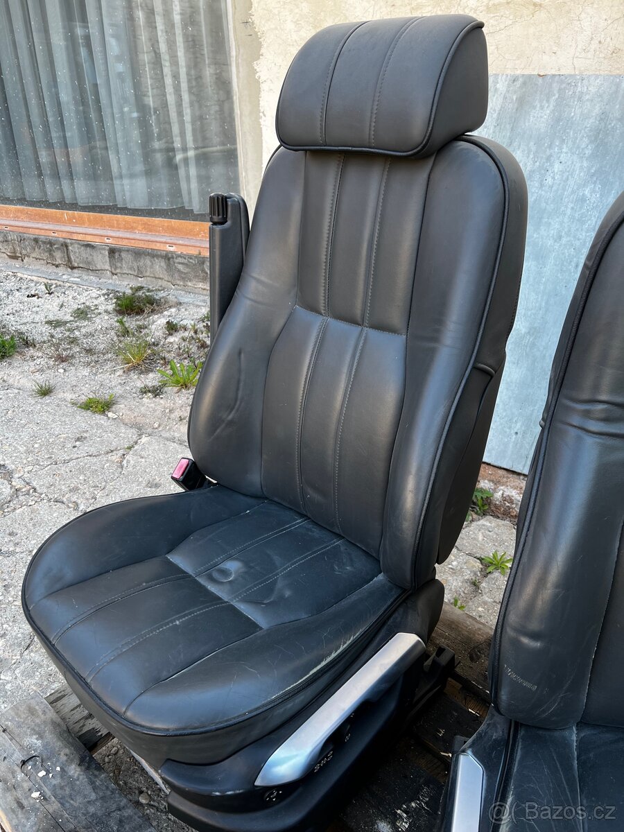 Range Rover L322 kozene lamaci sedacky
