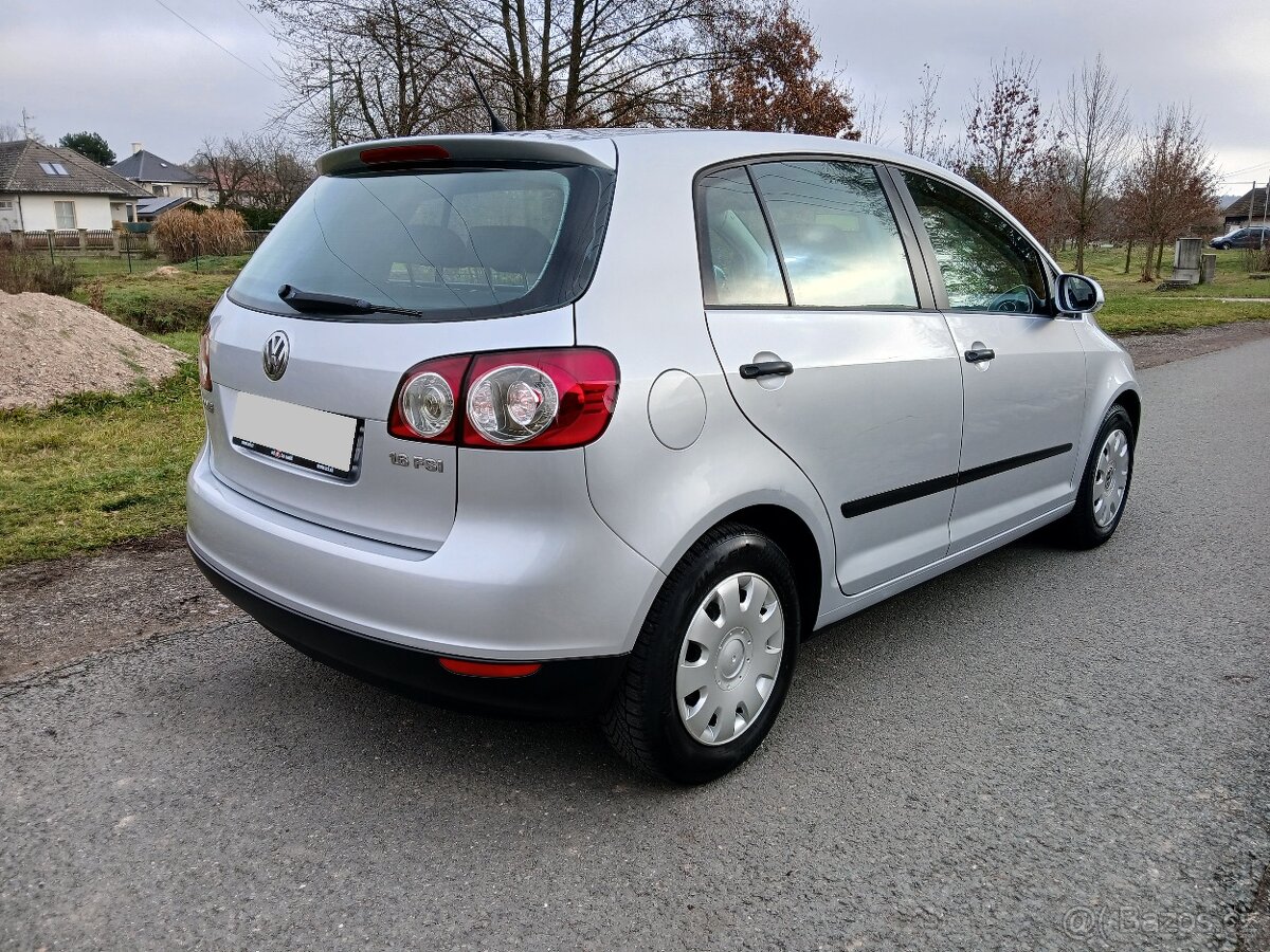 KRÁSNÝ GOLF PLUS 1.6 BENZÍN 1.MAJITELKA ZÁRUKA KM - 4