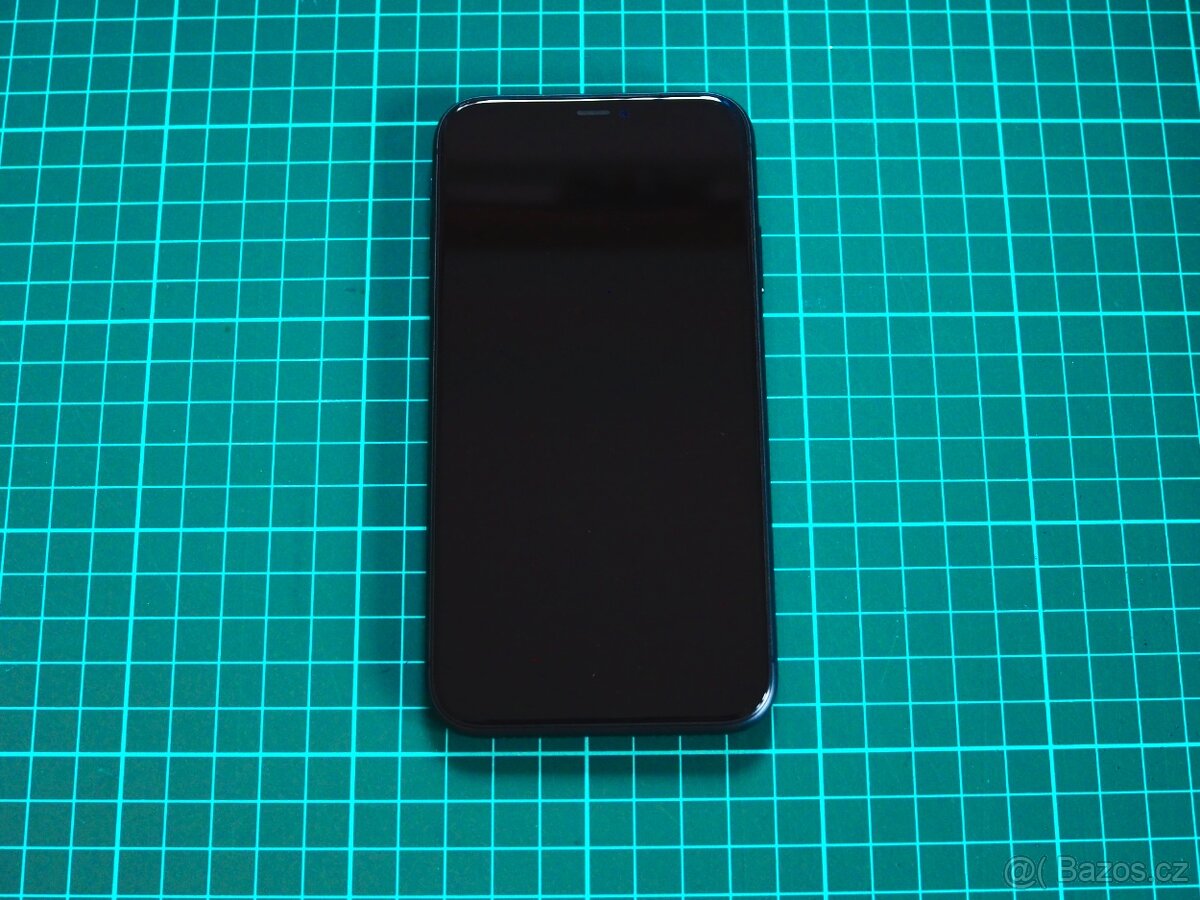 Apple iPhone 11 - 128 GB (Black) - 4