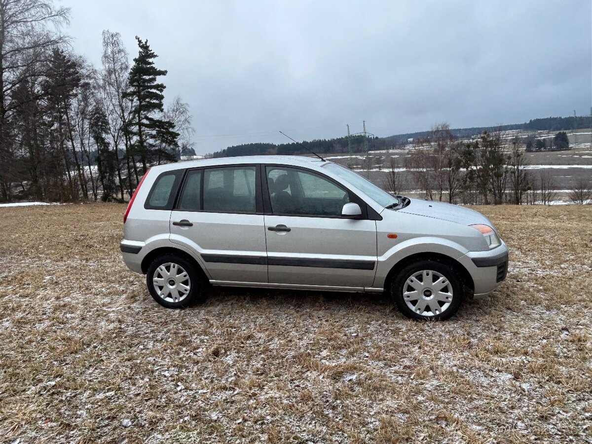Ford Fusion 1.4i 59 kW Facelift - 4