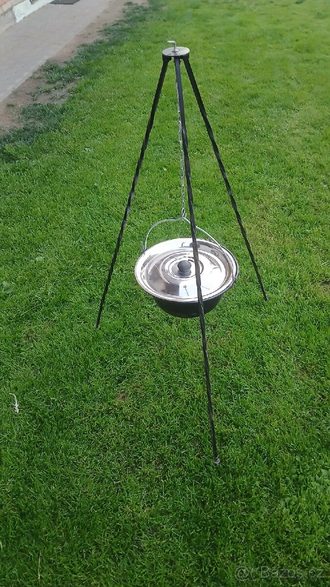 Kotlík na guláš trojnožka - 4