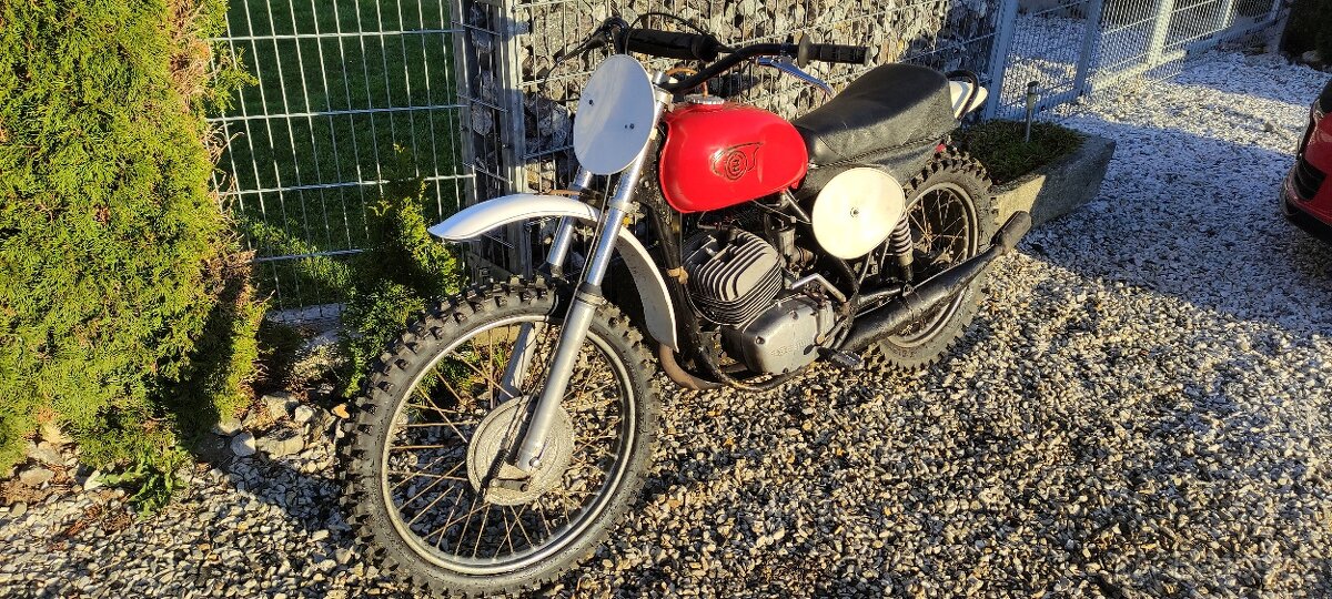 ČZ motokros 250/980 - 4