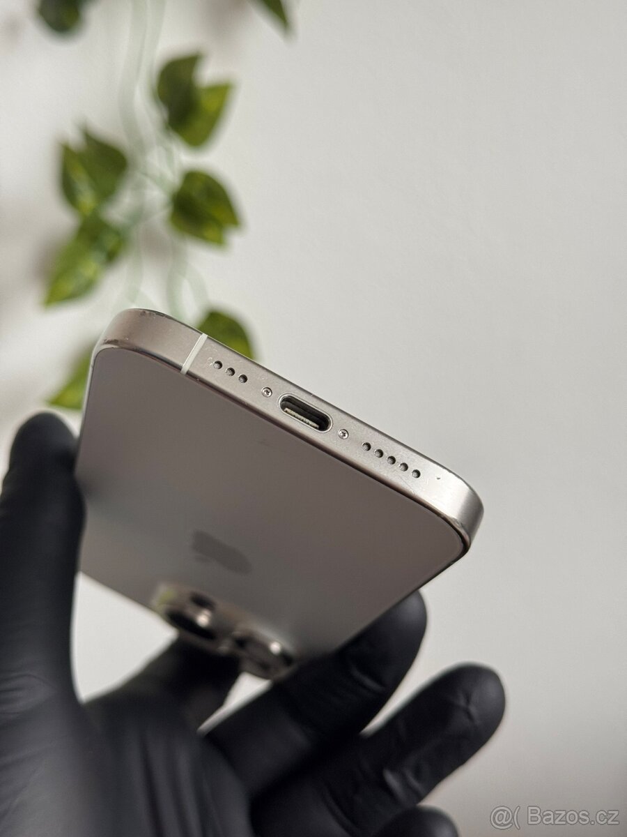 iPhone 15 Pro 128GB bílý - 4
