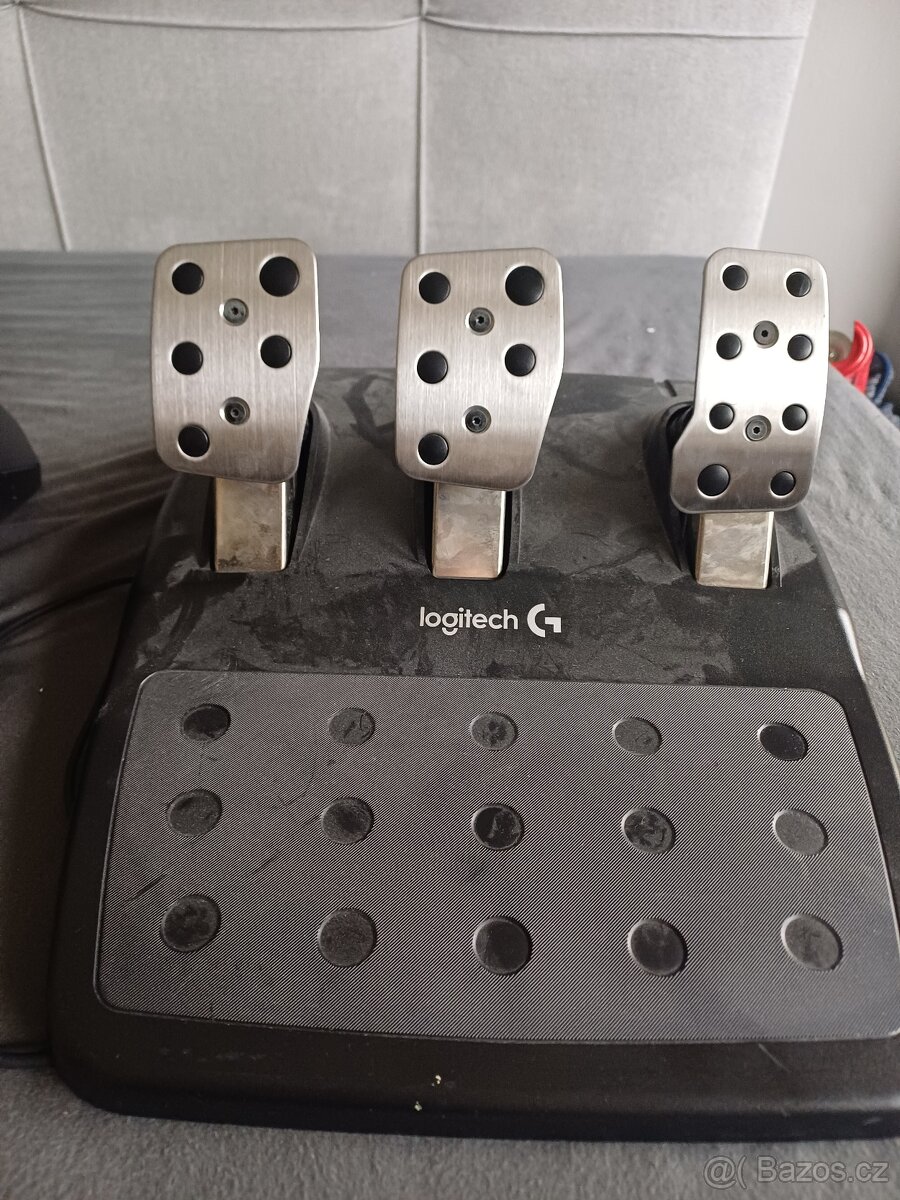 Herní volant Logitech G920 + pedály + řadicí páka - 4