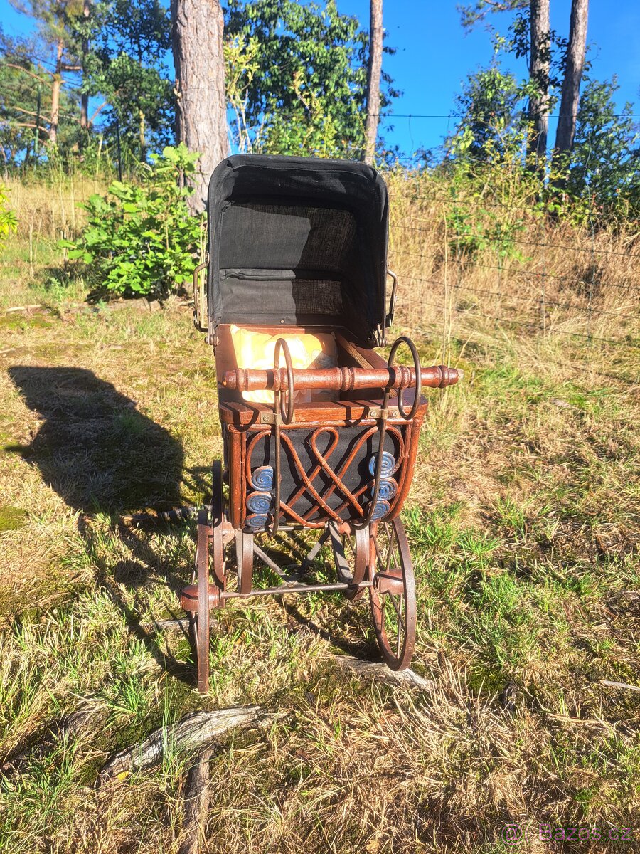 Kočárek pro panenky - 4