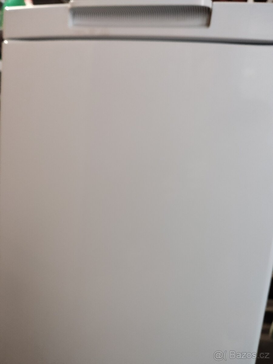 Vrchem plněná pračka Indesit - 4