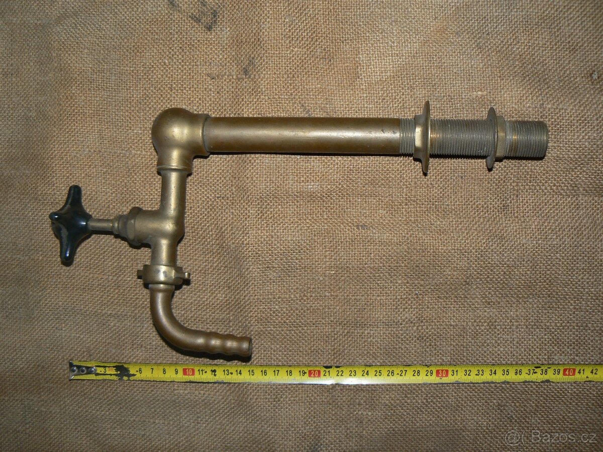 Stará mosazná pípa-výtokový ventil - 4