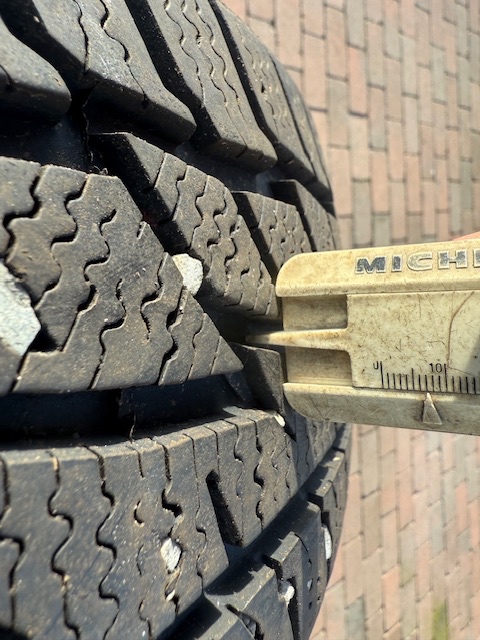 Zimni pneumatiky 185/60R15 Matador SibirSnow 7mm - 4