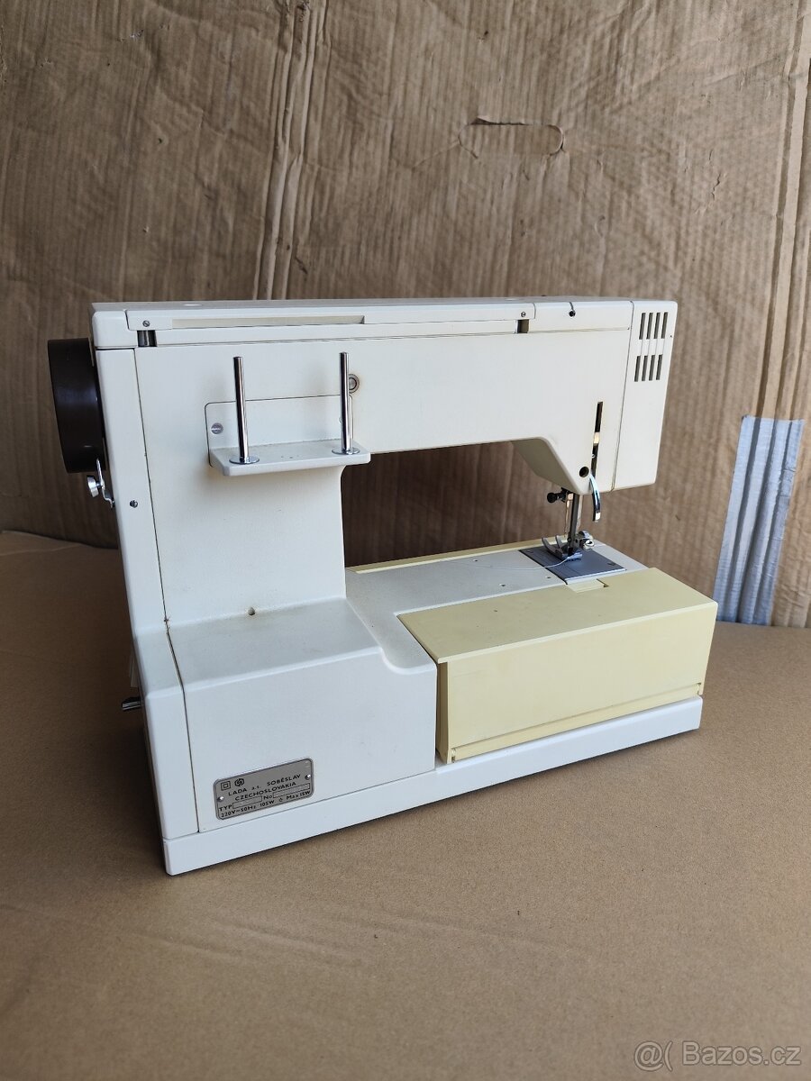 ŠICÍ STROJ LADA - 4