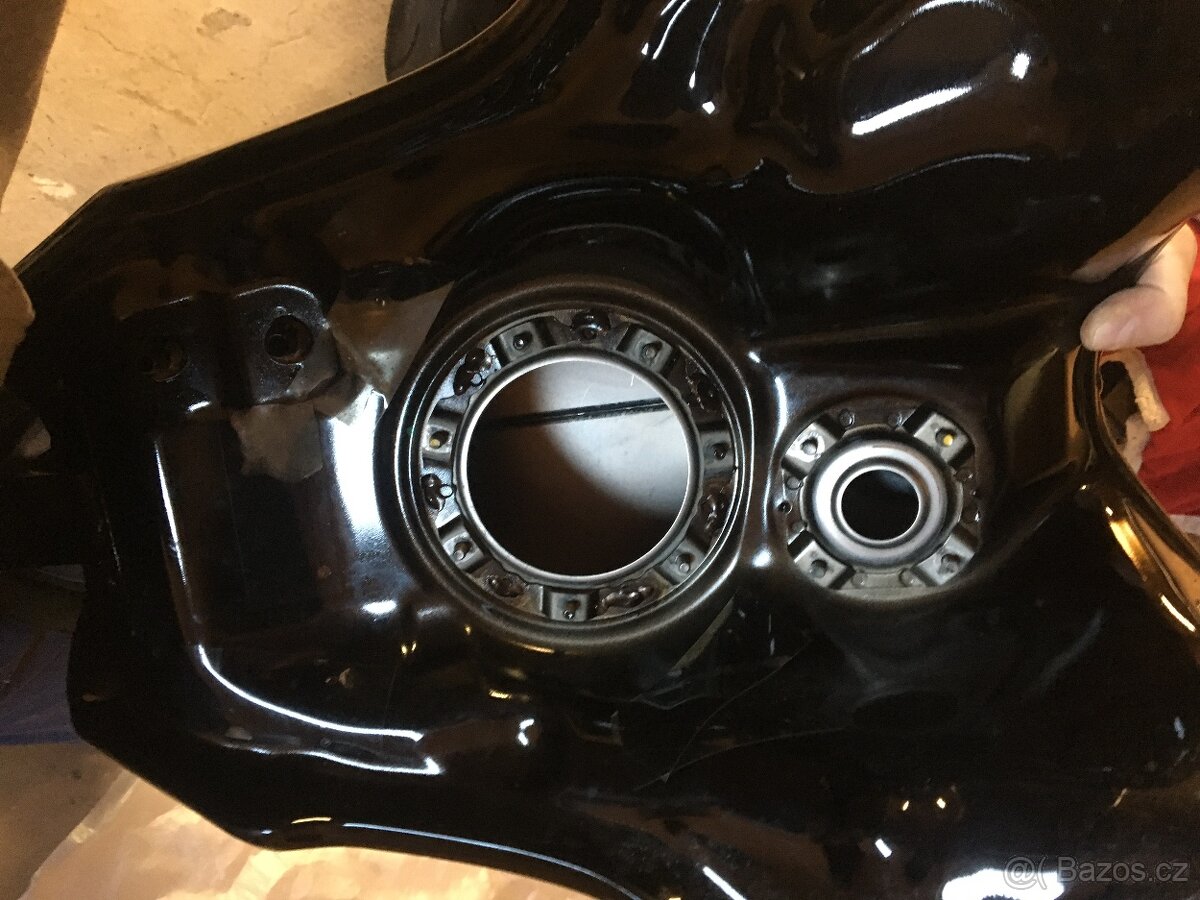 Honda CB 1000 R nádrž - 4