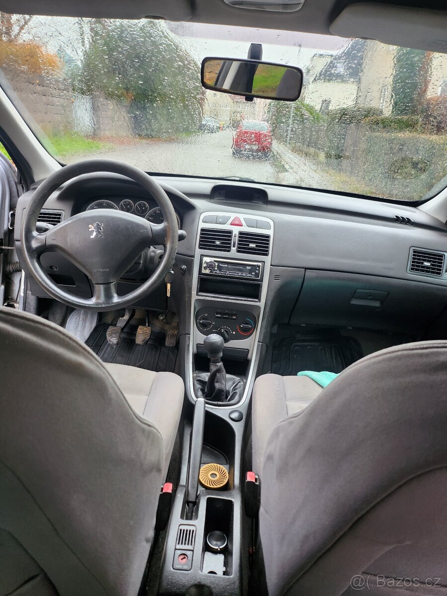 Peugeot 307 2.0hdi 66kw rok 2003 nová stk,zimní pneu,tažné - 4