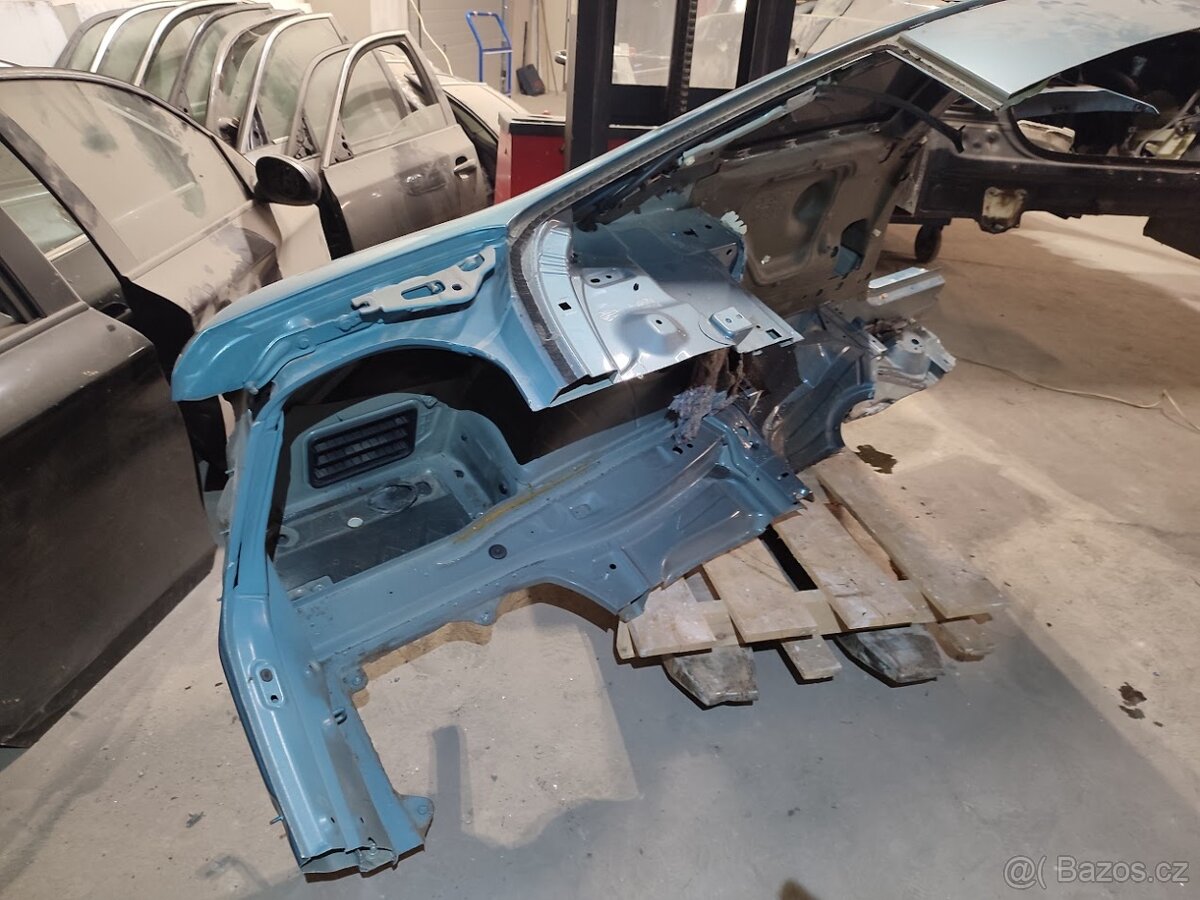 BMW E92 zadní blatník - čtvrtka - 4