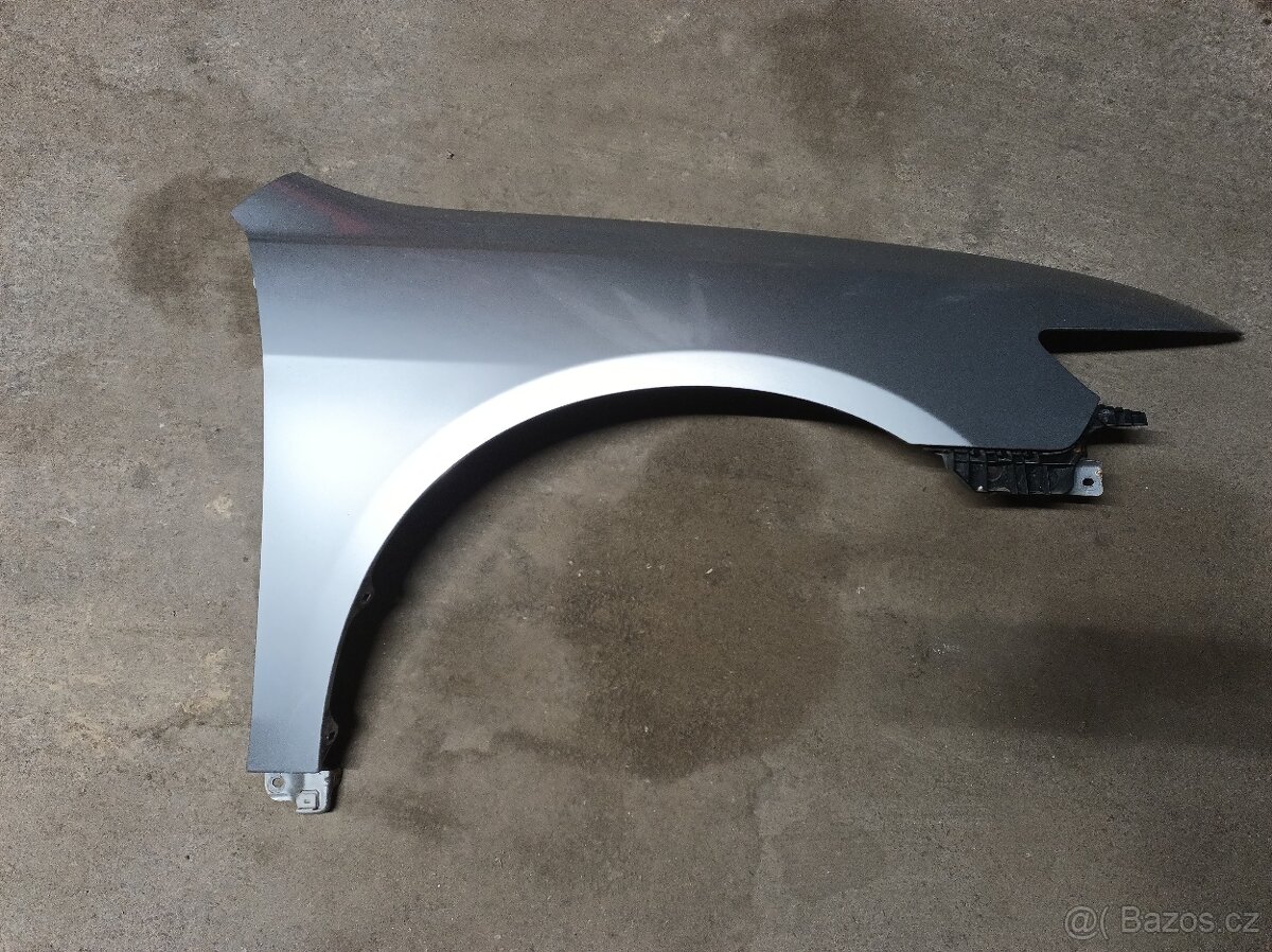 Honda Accord 7G - přední blatník L/P - 4