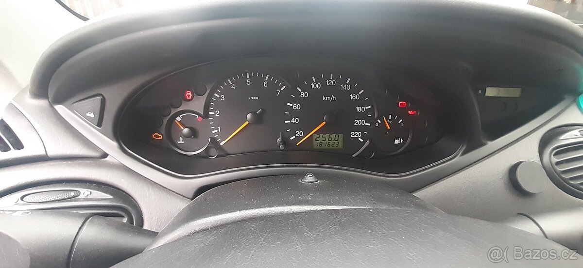 Ford Focus 1.6 i - 4